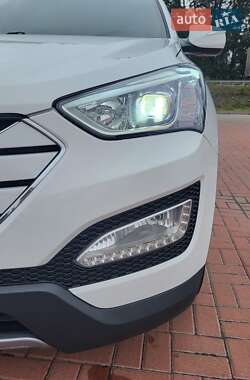 Внедорожник / Кроссовер Hyundai Santa FE 2014 в 