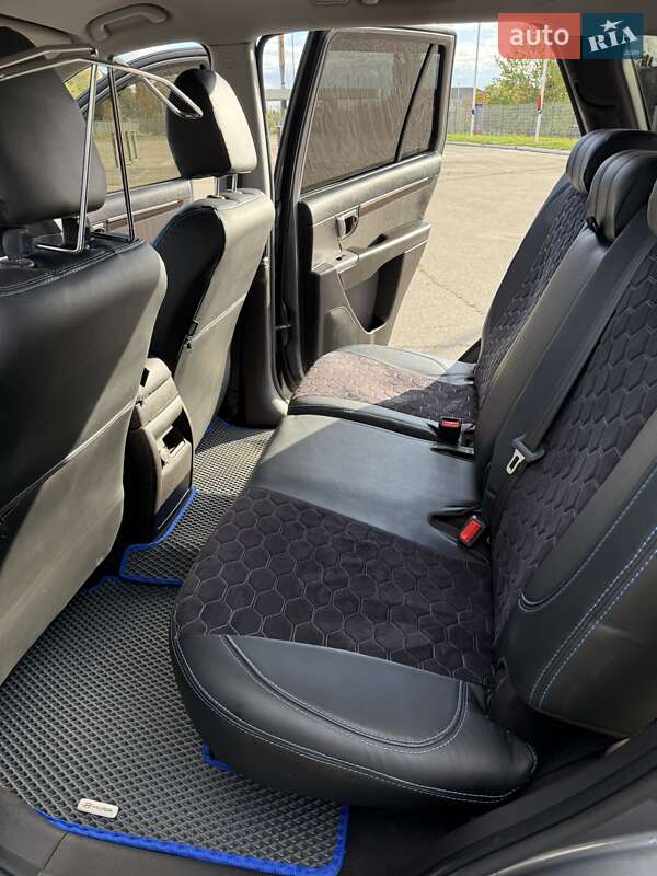 Позашляховик / Кросовер Hyundai Santa FE 2012 в Харкові