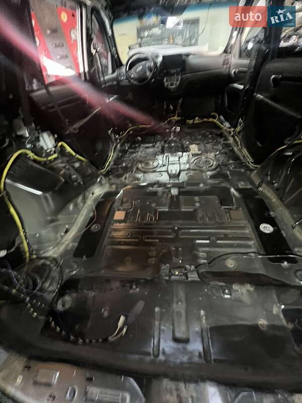 Позашляховик / Кросовер Hyundai Santa FE 2010 в Івано-Франківську