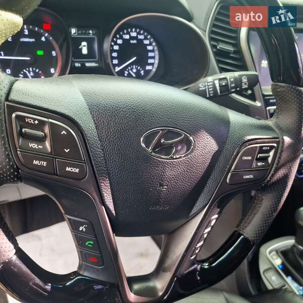 Внедорожник / Кроссовер Hyundai Santa FE 2016 в Подольске