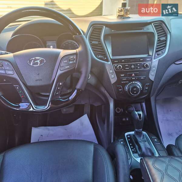 Внедорожник / Кроссовер Hyundai Santa FE 2016 в Подольске