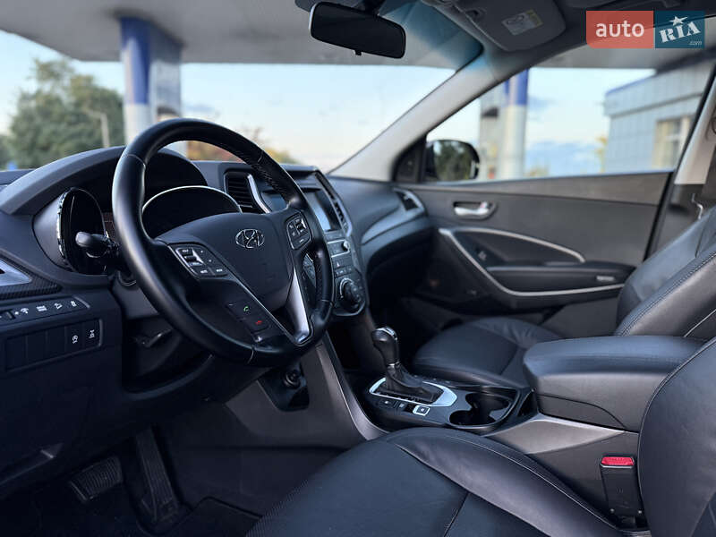 Внедорожник / Кроссовер Hyundai Santa FE 2015 в Радивилове