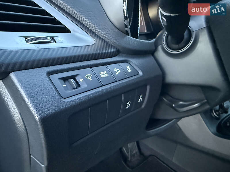 Внедорожник / Кроссовер Hyundai Santa FE 2015 в Радивилове