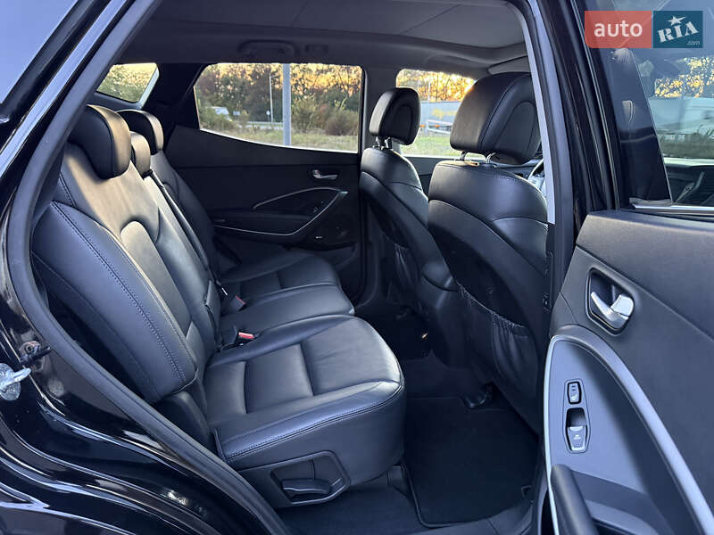 Внедорожник / Кроссовер Hyundai Santa FE 2015 в Радивилове