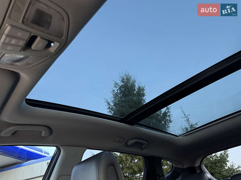 Внедорожник / Кроссовер Hyundai Santa FE 2015 в Радивилове