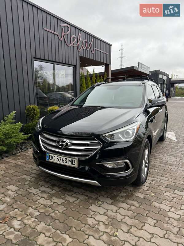 Внедорожник / Кроссовер Hyundai Santa FE 2016 в 