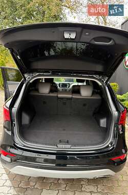 Внедорожник / Кроссовер Hyundai Santa FE 2016 в 