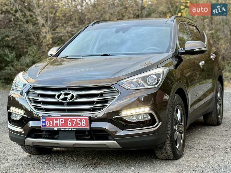 Внедорожник / Кроссовер Hyundai Santa FE 2016 в Гнивани