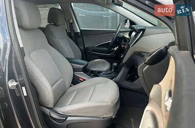 Внедорожник / Кроссовер Hyundai Santa FE 2015 в 