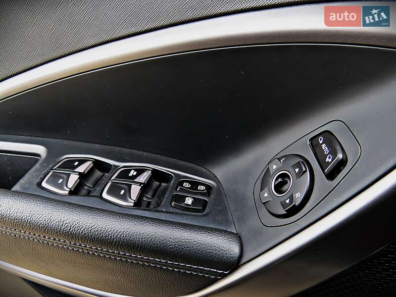 Внедорожник / Кроссовер Hyundai Santa FE 2012 в Черкассах