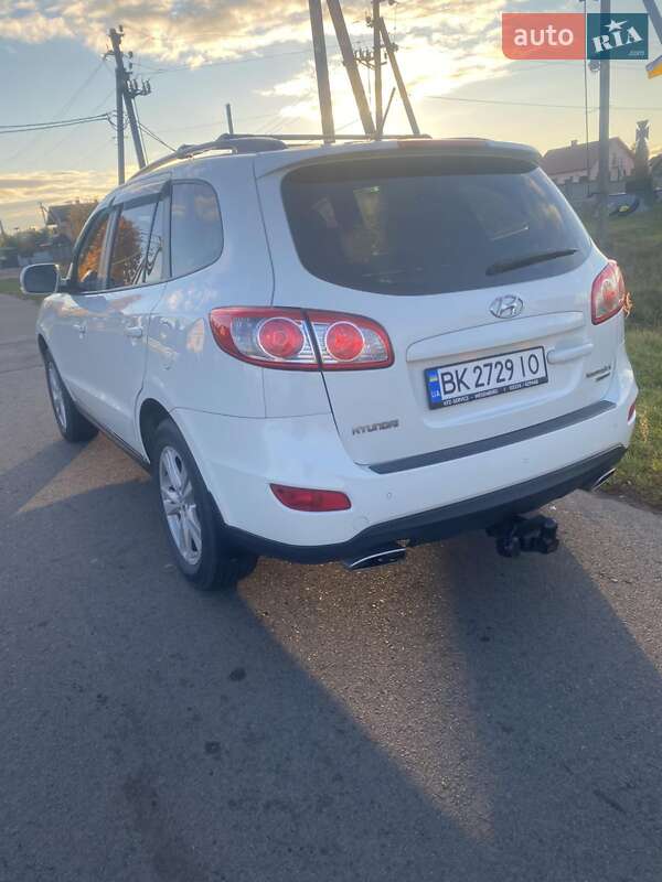 Внедорожник / Кроссовер Hyundai Santa FE 2011 в Ровно