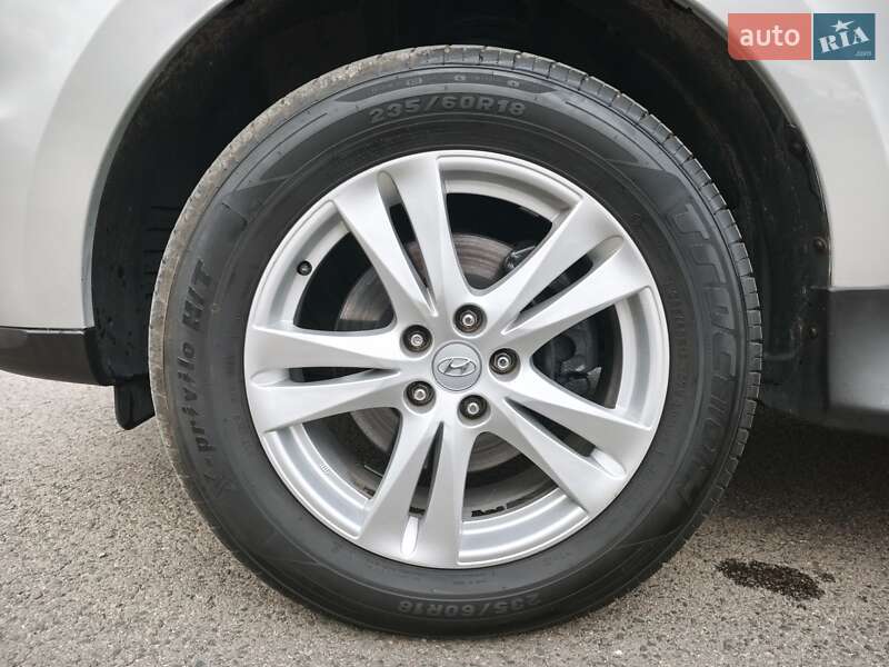 Внедорожник / Кроссовер Hyundai Santa FE 2010 в Ковеле