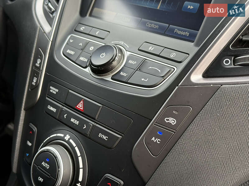 Внедорожник / Кроссовер Hyundai Santa FE 2014 в Ровно