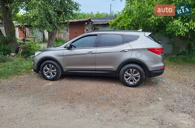 Внедорожник / Кроссовер Hyundai Santa FE 2015 в 