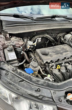 Внедорожник / Кроссовер Hyundai Santa FE 2011 в 