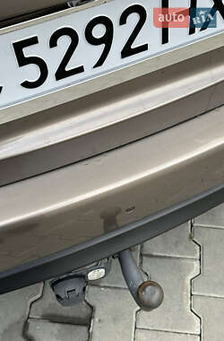 Внедорожник / Кроссовер Hyundai Santa FE 2011 в 