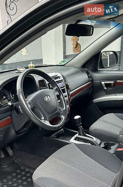 Внедорожник / Кроссовер Hyundai Santa FE 2009 в 