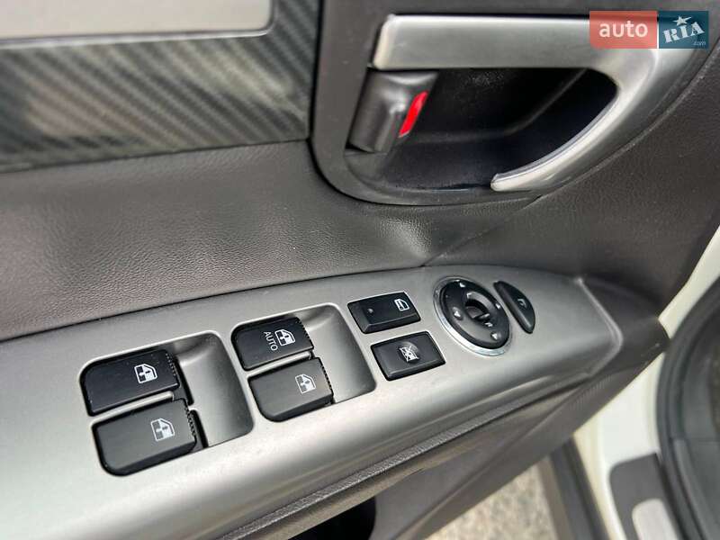 Внедорожник / Кроссовер Hyundai Santa FE 2012 в Львове