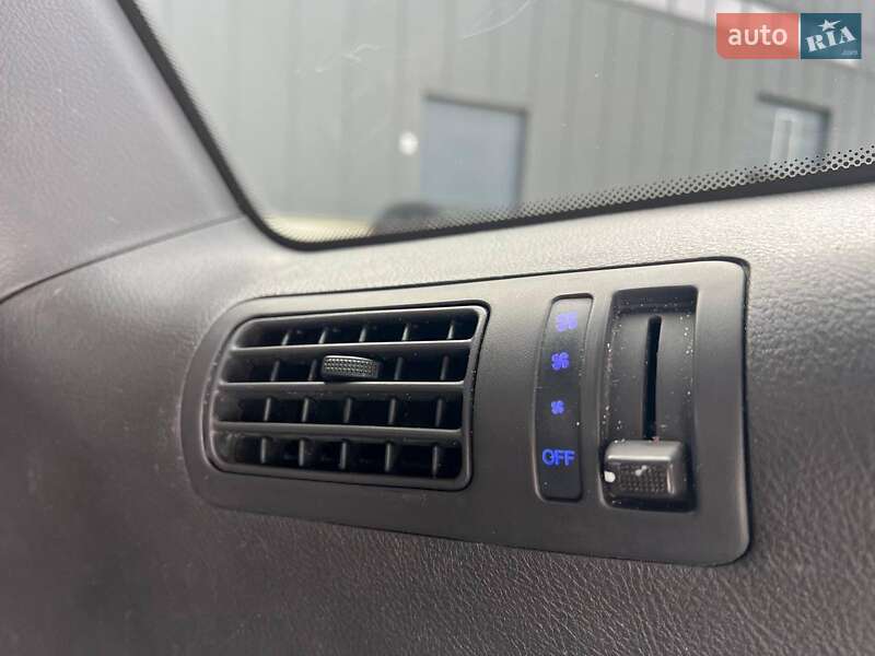 Внедорожник / Кроссовер Hyundai Santa FE 2012 в Львове