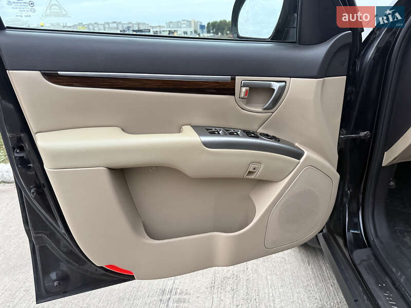 Внедорожник / Кроссовер Hyundai Santa FE 2011 в Киеве