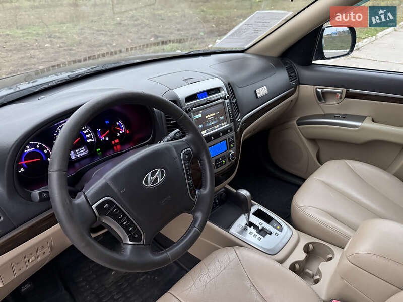 Внедорожник / Кроссовер Hyundai Santa FE 2011 в Киеве