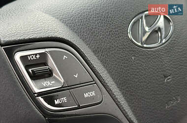 Внедорожник / Кроссовер Hyundai Santa FE 2014 в 