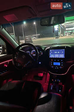 Внедорожник / Кроссовер Hyundai Santa FE 2011 в 