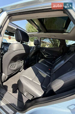 Внедорожник / Кроссовер Hyundai Santa FE 2012 в 