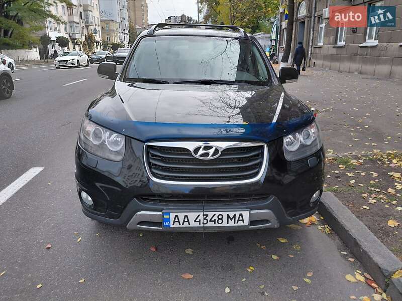 Внедорожник / Кроссовер Hyundai Santa FE 2011 в 