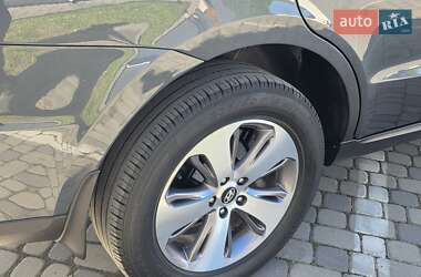 Внедорожник / Кроссовер Hyundai Santa FE 2012 в 