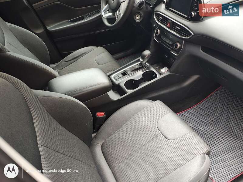 Внедорожник / Кроссовер Hyundai Santa FE 2019 в Ракитном