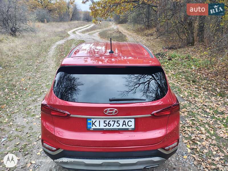 Внедорожник / Кроссовер Hyundai Santa FE 2019 в Ракитном