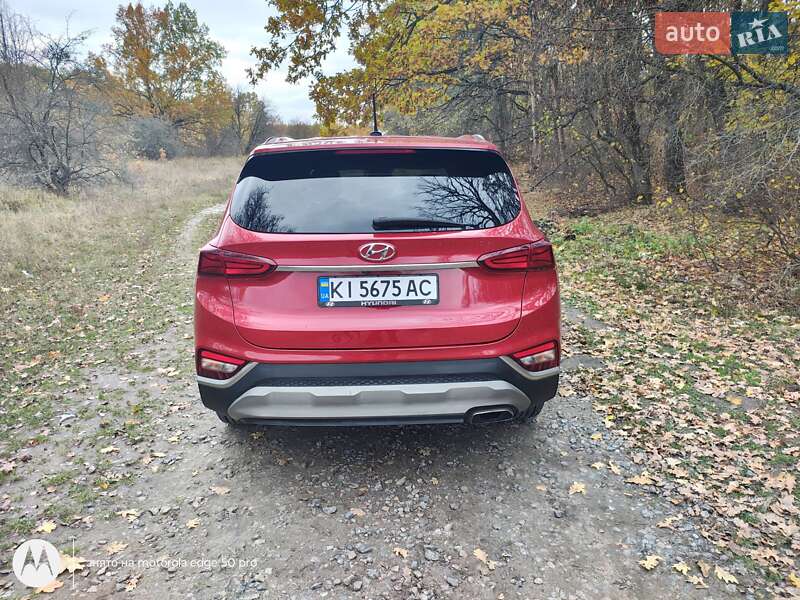 Внедорожник / Кроссовер Hyundai Santa FE 2019 в Ракитном