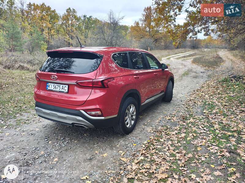 Внедорожник / Кроссовер Hyundai Santa FE 2019 в Ракитном