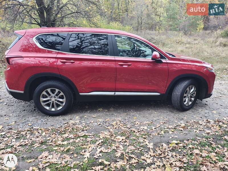 Внедорожник / Кроссовер Hyundai Santa FE 2019 в Ракитном
