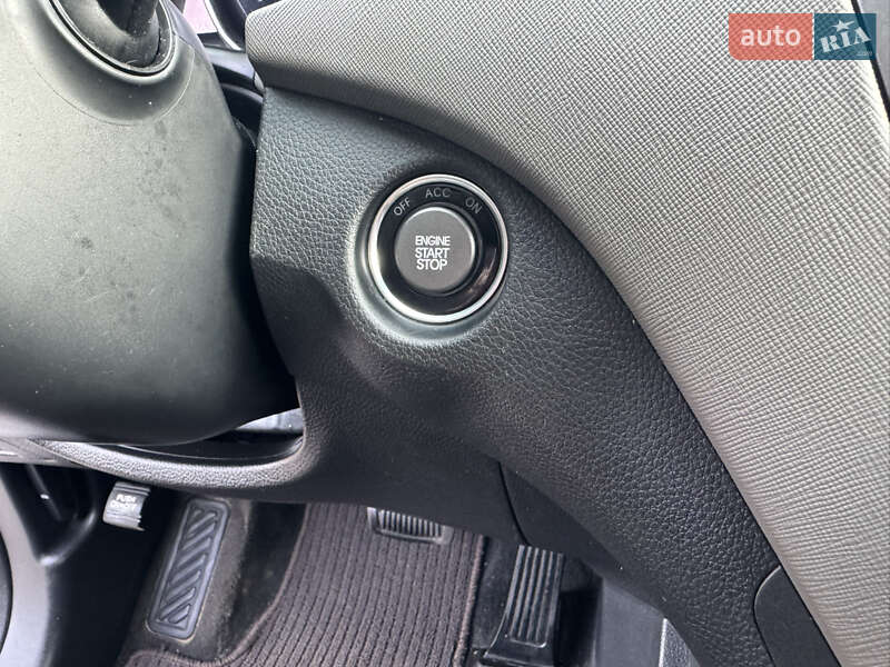 Позашляховик / Кросовер Hyundai Santa FE 2015 в Києві фото 33 Позашляховик / Кросовер Hyundai Santa FE 2015 в Києві