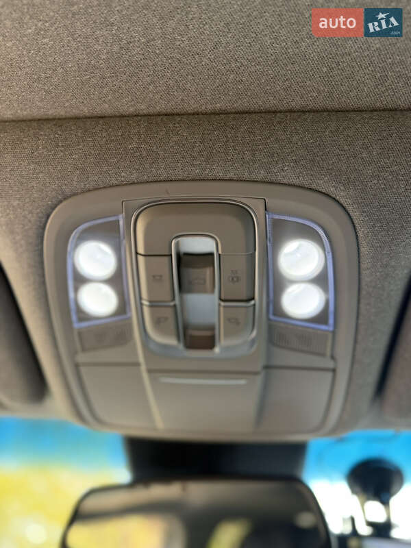 Внедорожник / Кроссовер Hyundai Santa FE 2018 в Киеве