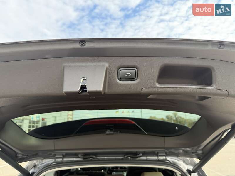 Внедорожник / Кроссовер Hyundai Santa FE 2021 в Киеве