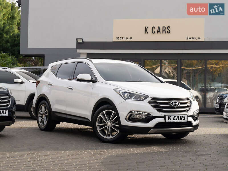Внедорожник / Кроссовер Hyundai Santa FE 2015 в 