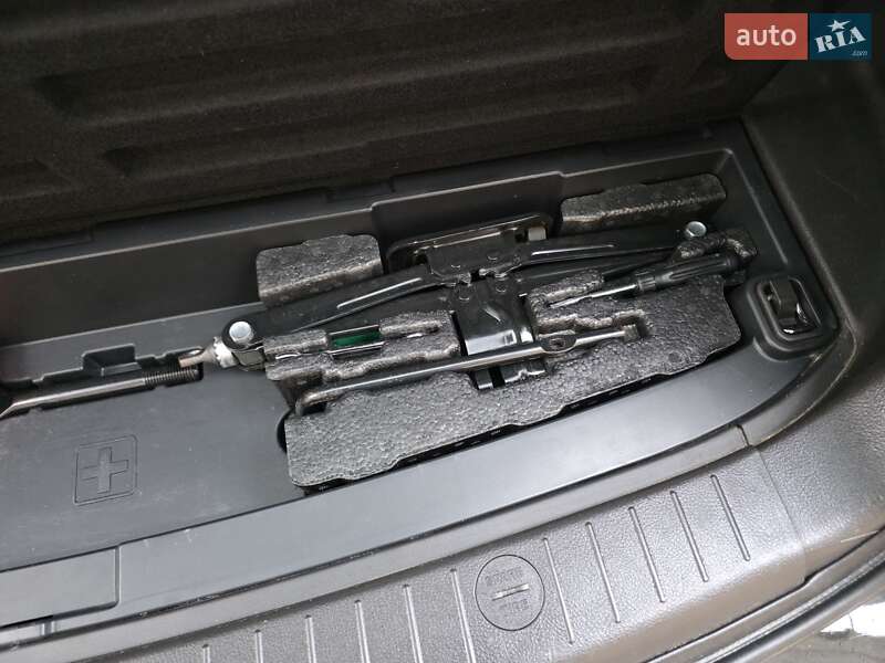 Внедорожник / Кроссовер Hyundai Santa FE 2011 в Луцке