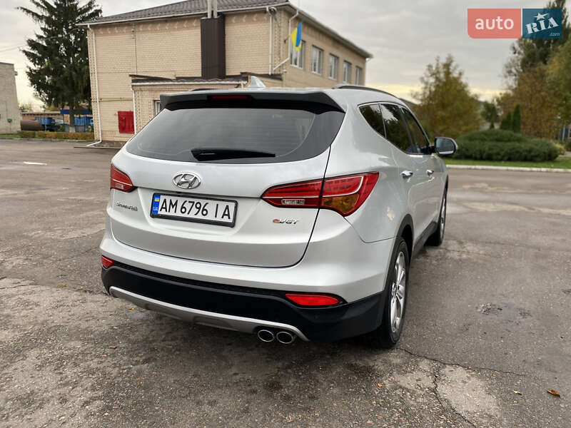 Позашляховик / Кросовер Hyundai Santa FE 2015 в Андрушівці
