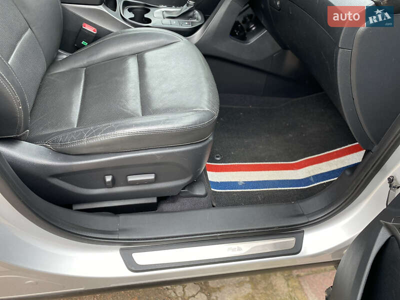 Позашляховик / Кросовер Hyundai Santa FE 2015 в Андрушівці