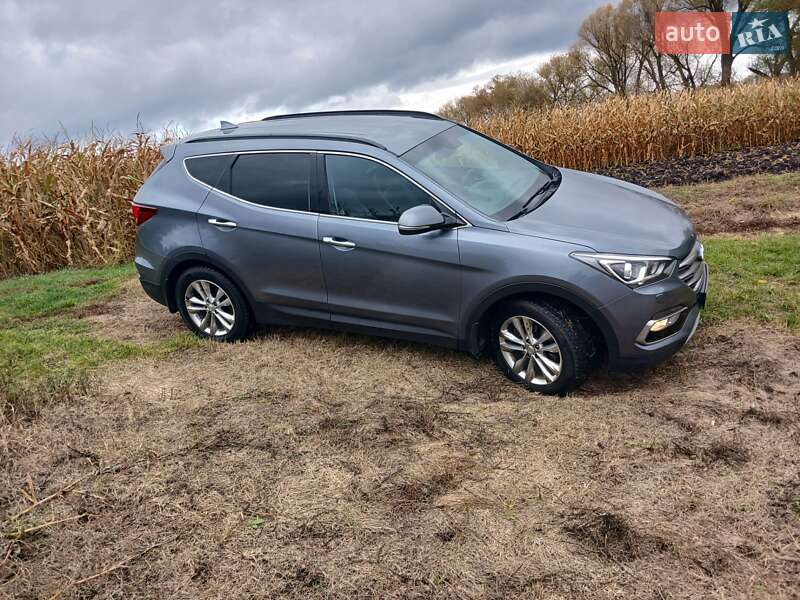 Позашляховик / Кросовер Hyundai Santa FE 2017 в Чорнобаї