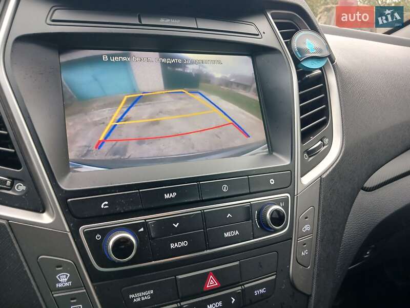 Позашляховик / Кросовер Hyundai Santa FE 2017 в Чорнобаї