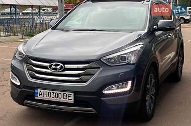 Внедорожник / Кроссовер Hyundai Santa FE 2015 в 