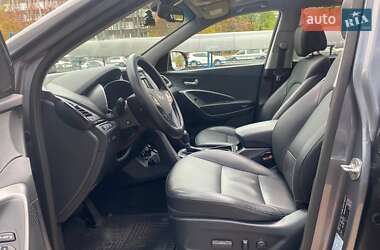 Внедорожник / Кроссовер Hyundai Santa FE 2015 в 