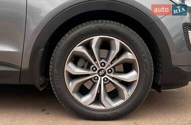 Внедорожник / Кроссовер Hyundai Santa FE 2015 в 