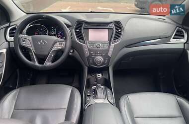 Внедорожник / Кроссовер Hyundai Santa FE 2015 в 