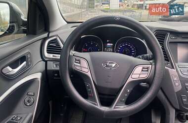 Внедорожник / Кроссовер Hyundai Santa FE 2015 в 