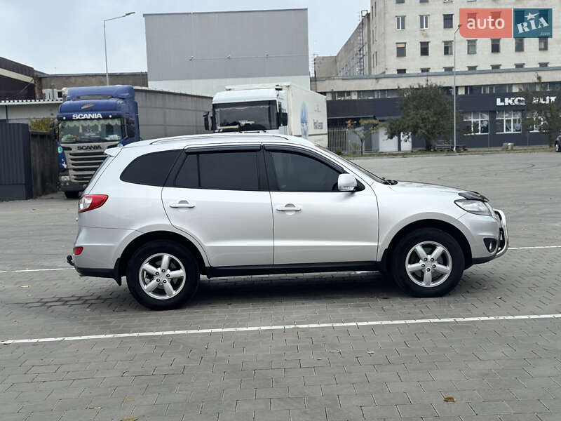 Внедорожник / Кроссовер Hyundai Santa FE 2010 в Черкассах фото 8 Внедорожник / Кроссовер Hyundai Santa FE 2010 в Черкассах